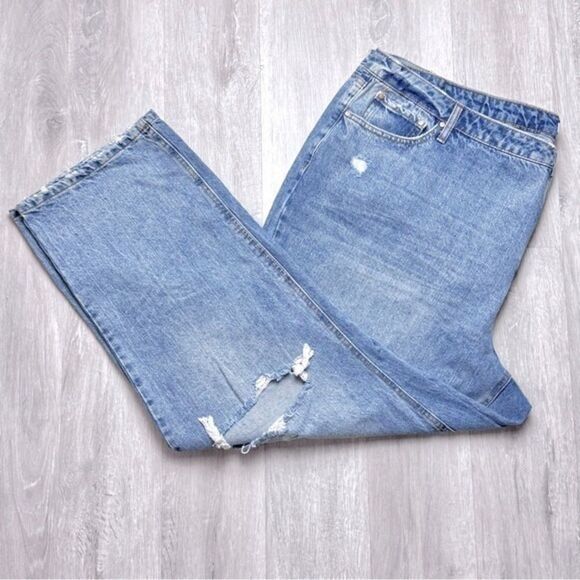 Woman's Plus Size NWT Distressed Straight Leg Jeans 24W - Picture 1 of 5